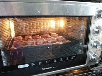 step6: 預熱焗爐230度5分鐘,放入<a href="https://bit.ly/3zHU5V3" target="_blank" data-keyword="雞翼" class="guide-link"><strong>雞翼</strong></a> <span style="display:inline-block;vertical-align:middle;margin-top:-3px;color:initial;border-radius:3px;padding:2px 3px;font-size:12px;line-height:14px;background:#87d300;color:#fff;">即買</span> 先焗15分鐘