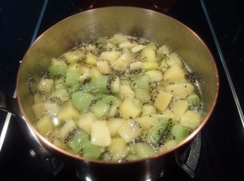 step5: 全程使用中小火熬煮,過程中果汁會慢慢釋出。