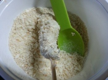 step8: 再沾上麵包糠及芝麻