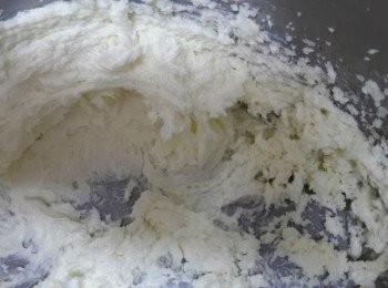 step1: 奶油,糖,鹽攪拌均勻