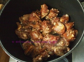 step2: 調味 (適量)
鹽
糖
胡椒粉
廚房酒