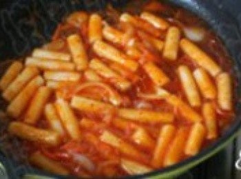 step8: 加適量水翻炒均勻，收汁至濃稠即可