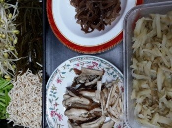 step1: 將所有材料切絲備用~