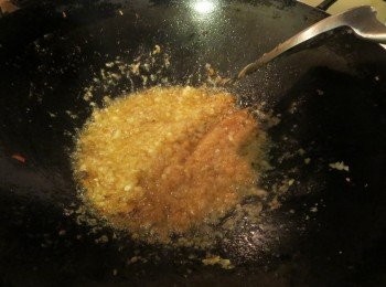 step1: 1將<span class="group_1">食材A</span>利用攪拌機攪碎待用。