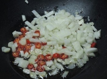 step2: 再下洋蔥丁
