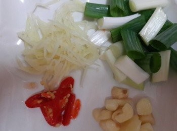 step1: 爆香料先準備好