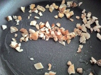 step2: 起油鍋~香菇先爆香