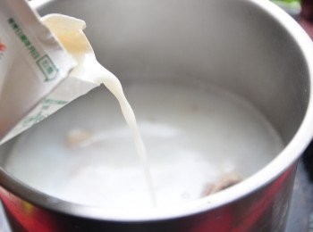 step3: 加入一瓶鮮奶