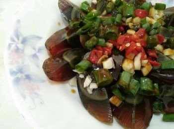 step3: 於所有<span class="group_1">食材</span>上淋上蠔油【萬家香】，