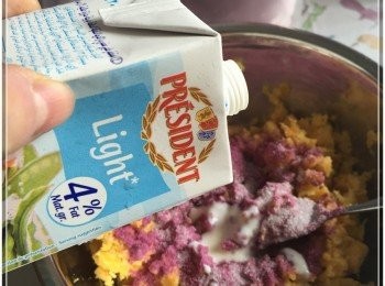 step7: 紫薯蓉(蒸熟加奶或忌廉,糖搓勻)