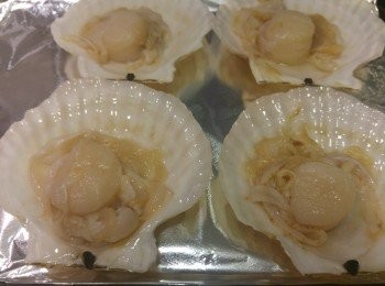 step2: 扇貝用生粉洗乾淨定乾水。
