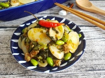 step7: 轉小火，將汁料煮至收汁，關火焗10分鐘即可。