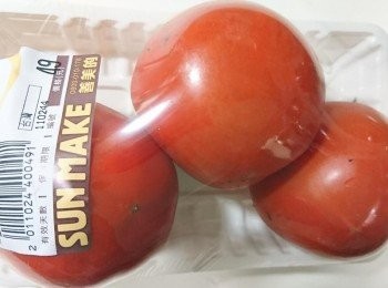 step1: 全聯牛蕃茄果實飽滿、酸甜適中、香氣十足、汁多味美。