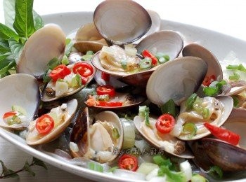 step5: 完成後，灑上胡椒粉,即可享用。