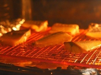 step5: 放入己預熱至200℃的焗爐中層烤5分鐘。