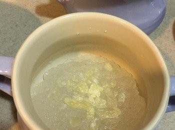 step3: 將雪燕、冰糖加入燉盅，先燉15分鐘