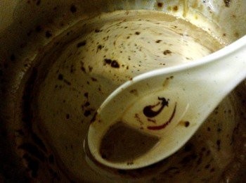 step1: 1、將A煮沸（牛奶水，即溶咖啡粉），冷卻備用