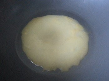 step11: 用最慢火煎到蛋皮熟透,反轉略為煎一煎,取出,共煎約6-7塊待用