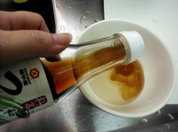 step4: 約2匙味霖加上1匙料亭和露