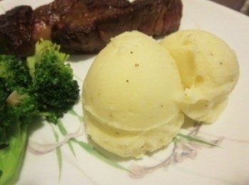 step8: 细腻绵滑的薯泥，一家大小都说好赞哦^O^