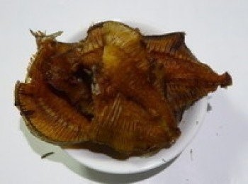 step2: 扁魚乾炸酥備用