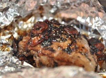 step5: 約25分鐘後，打開錫箔紙灑些少許砂糖繼續烤15分鐘即可