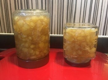 step5: 煮好果醬後即時入樽，將樽身倒轉，可以抽真空。
如果果醬無開過，可以放至一個月。