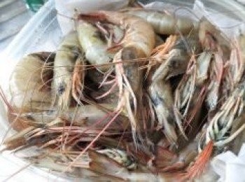 step3: 蝦去頭去殼留起備用