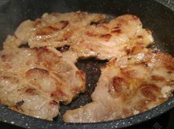step4: 煎熟豬扒。