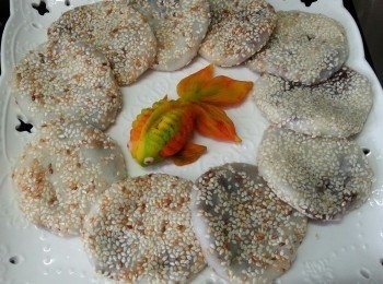 step10: 用平底鑊加少許油慢火煎至兩邊金黃即可