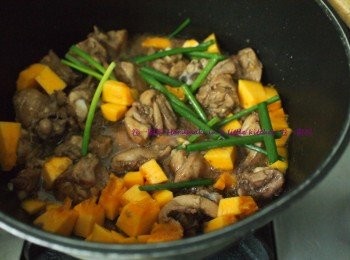 step3: 南瓜去皮去籽, 切粒洗淨, 瀝水(備用)