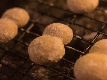 step13: 待曲奇完全變涼後再次撲上份量外之糖粉