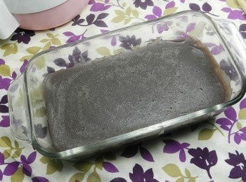 step3: 趁熱和入混合好的的吉利t，快速攪扮，然後過濾至容器裡，等待冷卻後再冷藏