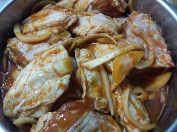 step3: 15分鐘後，將<a href="https://bit.ly/3zHU5V3" target="_blank" data-keyword="雞翼" class="guide-link"><strong>雞翼</strong></a> <span style="display:inline-block;vertical-align:middle;margin-top:-3px;color:initial;border-radius:3px;padding:2px 3px;font-size:12px;line-height:14px;background:#87d300;color:#fff;">即買</span> 反轉。