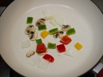 step2: 將蔬菜炒熟