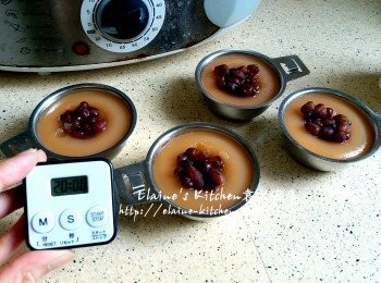 step8: 盛起待涼20分鐘或浸入冰水內放涼 , 用竹簽起出糕點