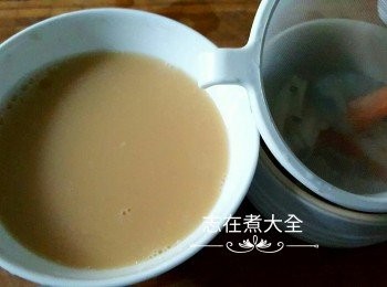 step3: 雞蛋輕輕拌勻後加入高湯後調味拌勻