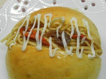 step11: 擠上沙拉醬，再撒上海苔香鬆~