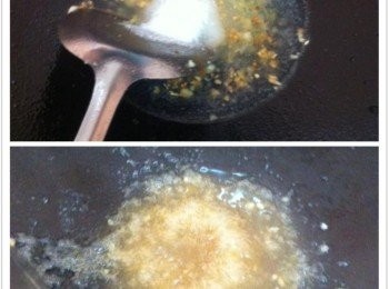 step4: 將鍋內多餘的油分盛起剩下少許，加入蒜蓉爆香，然後加入調味料B大火煮滾，最後加入混合好的芡粉，大火炒翻即可。
炸好的雞全腿多塊，淋上醬汁即可上座。