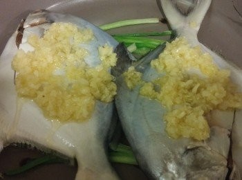 step4: 臨食前落少許美極即成。
