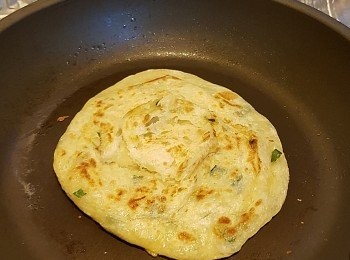 step9: 小記: 做手抓餅油一定要多,如果你是一個怕油之人士、 手抓餅做出來一定沒有想像中的效果。