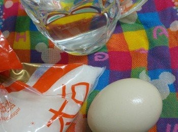 step1: 滚水先浸䁔杯，倒去。