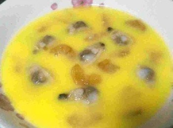 step5: 幾靚? 一隻蛋大火蒸10分鐘左右，睇到個面無蛋液流流吓就๏к㗎喇，2隻蛋就要14-15分鐘，當然仲要視乎你隻碟幾大，蛋液有幾深啦，火候要大家試吓喇。最好一тαkє ๏к，唔好中途起蓋，咪就蒸得唔靚。想唔皺皮就反轉隻碟吸住蒸啦，我無咁做，因為今次我上面仲煮緊另一碟餸，哈哈。