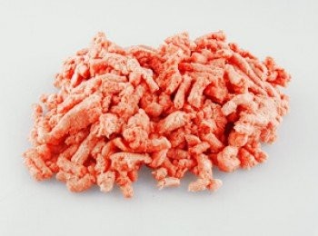 step2: 加胡椒粉，豉油膏及糖快炒出香味後，攢水浸過肉面中小火慢慢熬煮中段加上葱油酥炆40分鐘至收汁便可享用