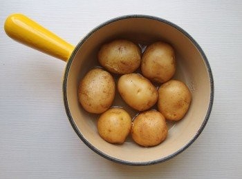 step3: 煮完後會有稍許膨漲，表皮稍微裂開。