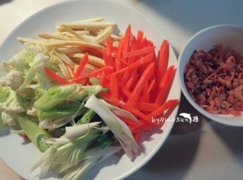 step2: <span class="group_1">食材</span>切絲準備