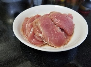 step4: 柳梅(梅頭肉)，切片備用