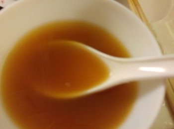 step5: 用暖水開稀鮑魚汁。