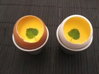 step3: 蛋液可微微打斜蒸或垂直蒸, 用蒸爐80度蒸20分鐘不用蓋蓋。