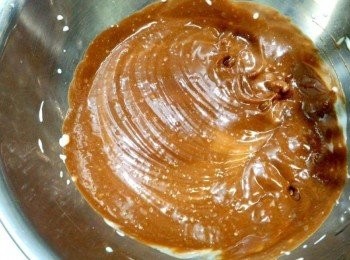 step8: 取剛拌好的乳酪的1/3,和巧克力醬混合均勻